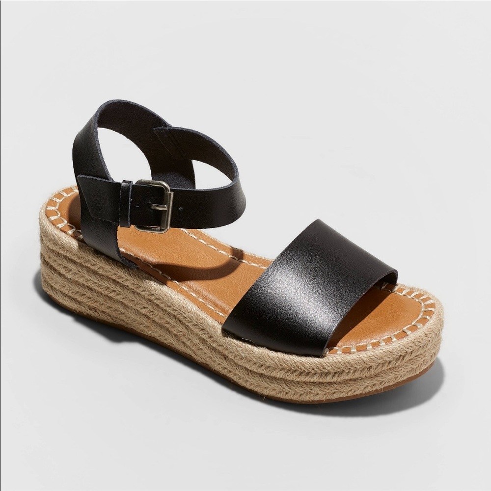 Universal Thread Rae Wedge